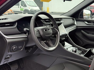 2025 Jeep Grand Cherokee L Laredo 4x4