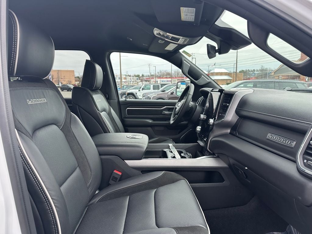 2026 RAM 1500 Laramie Crew Cab 4x4 5'7' Box