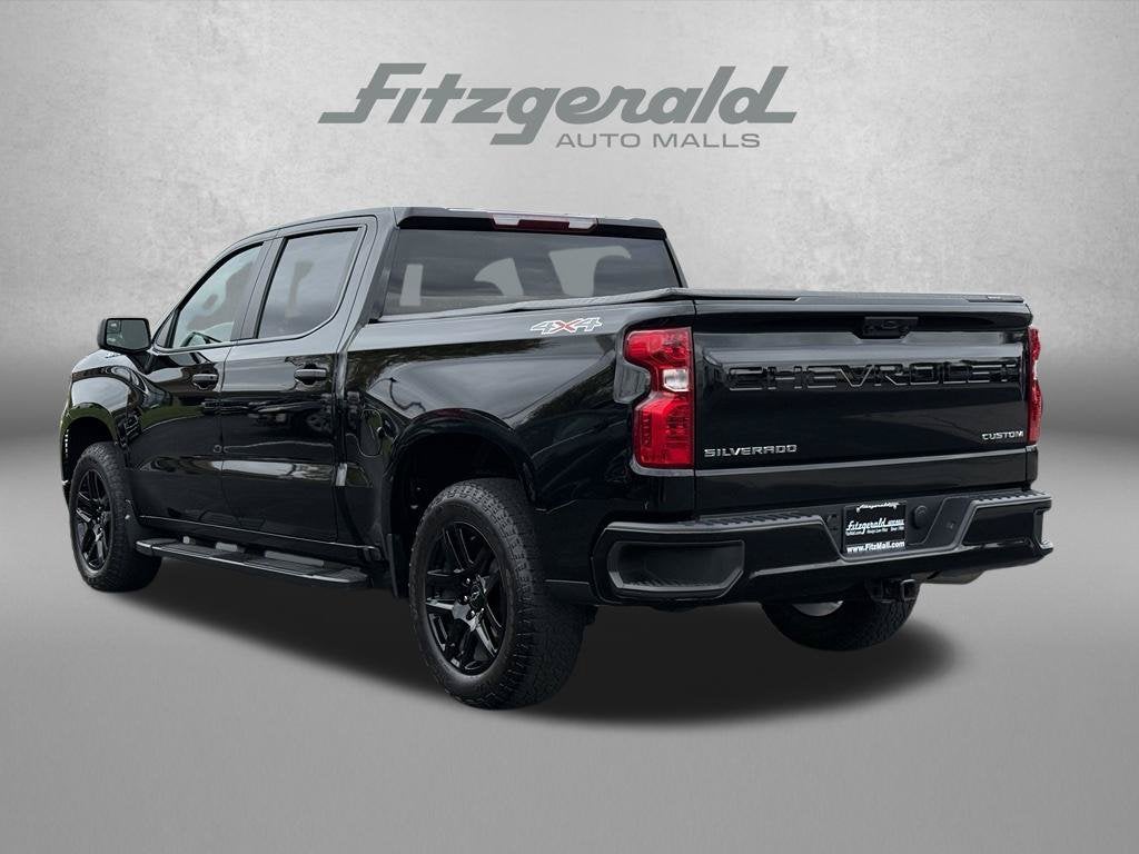 2023 Chevrolet Silverado 1500 4WD Crew Cab Short Bed Custom