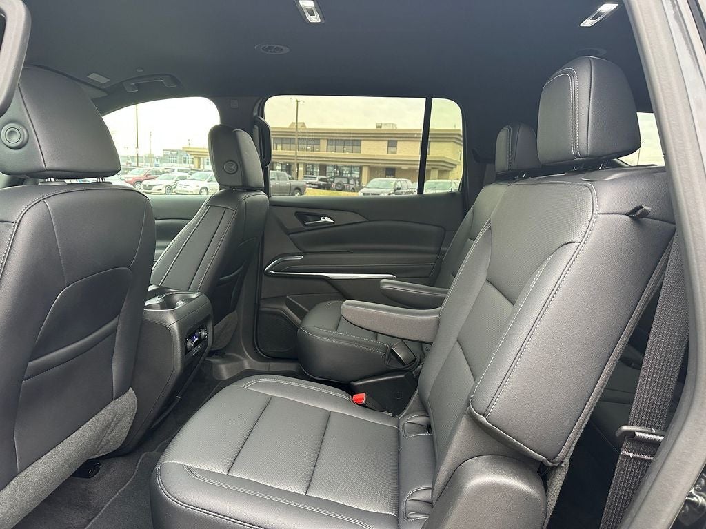 2025 Chevrolet Traverse LT 2LT