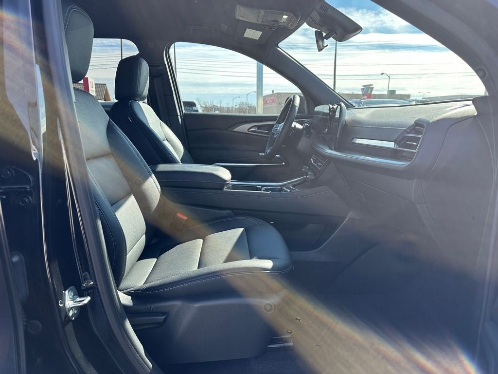 2025 Chevrolet Traverse LT 2LT