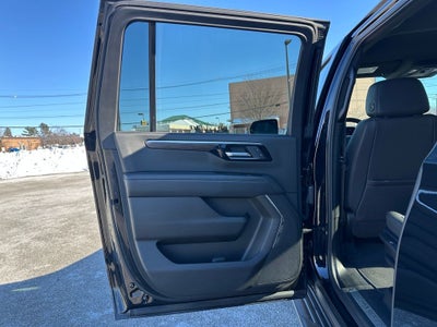 2025 Chevrolet Suburban 4WD LT