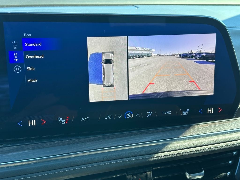 2025 Chevrolet Suburban 4WD LT