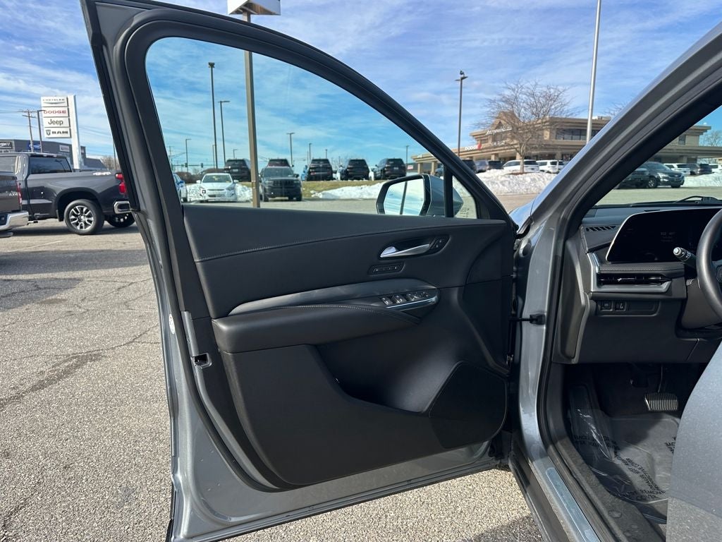 2025 Cadillac XT4 AWD Premium Luxury