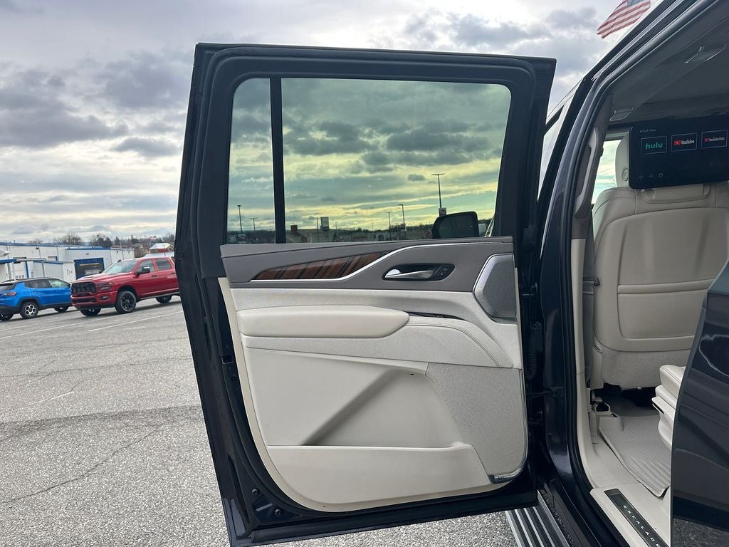 2023 Cadillac Escalade ESV 4WD Sport Platinum