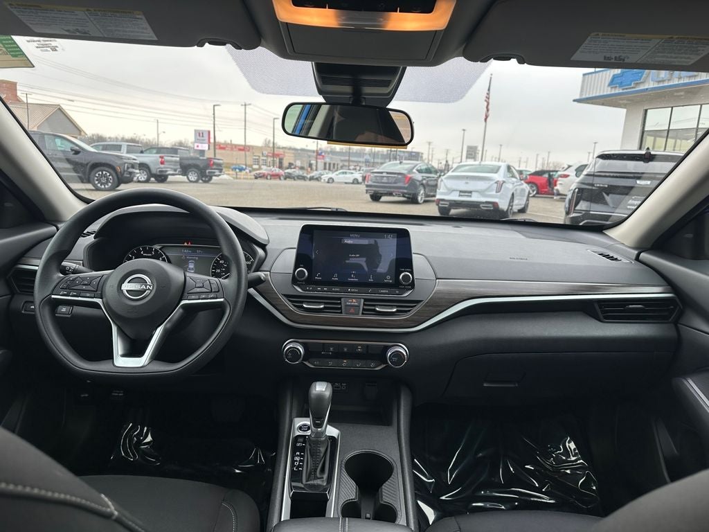 2025 Nissan Altima SV FWD