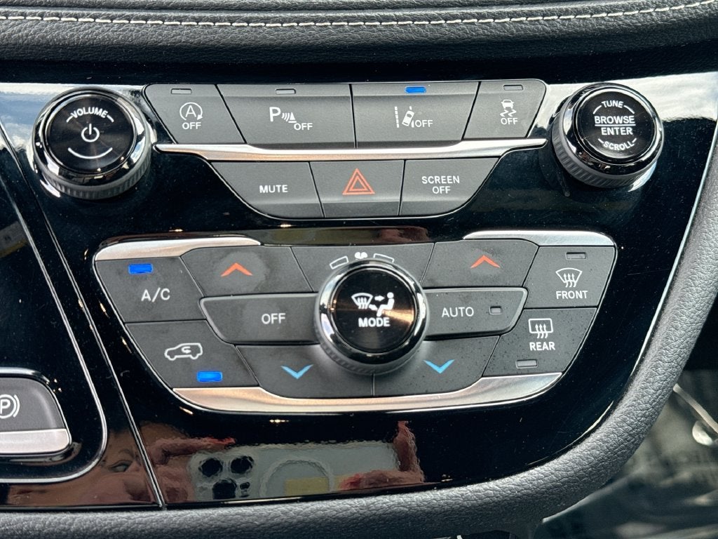 2024 Chrysler Pacifica Touring
