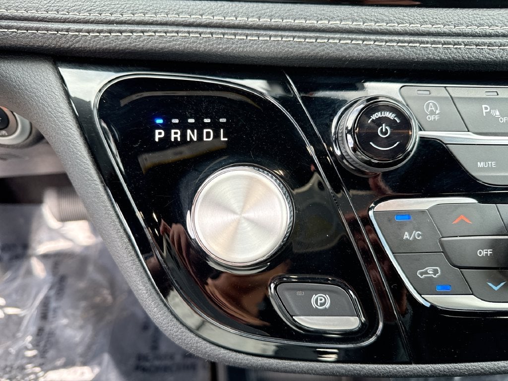 2024 Chrysler Pacifica Touring
