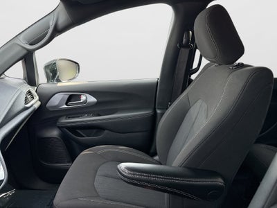 2024 Chrysler Pacifica Touring