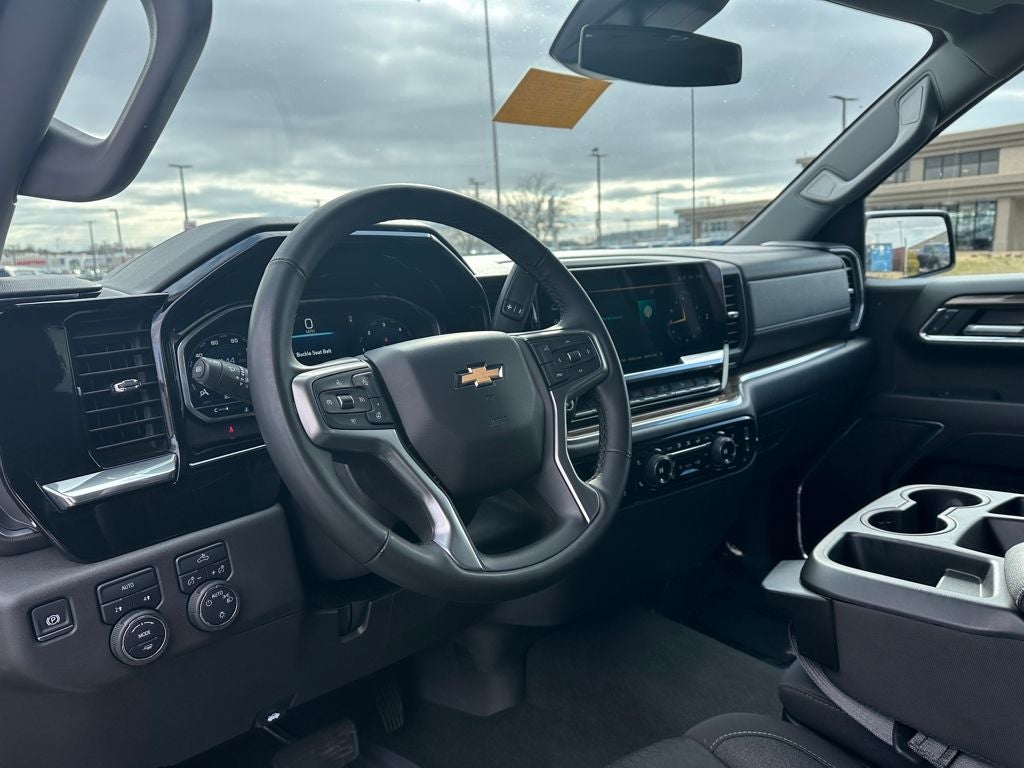 2025 Chevrolet Silverado 1500 LT LT1