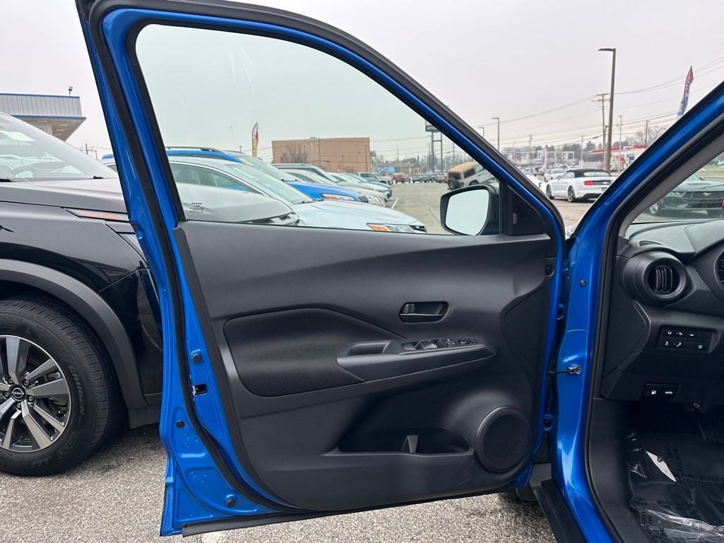 2024 Nissan Kicks S Xtronic CVT