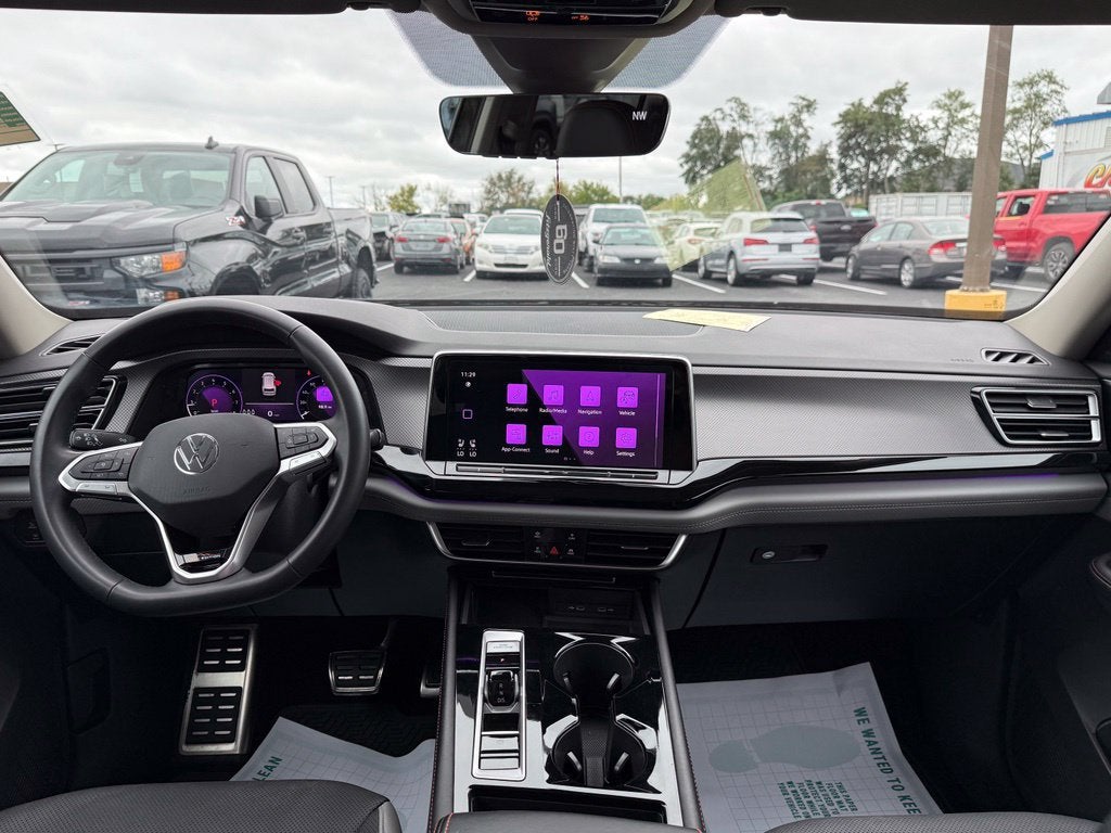 2024 Volkswagen Atlas 2.0T Peak Edition SE w/Technology