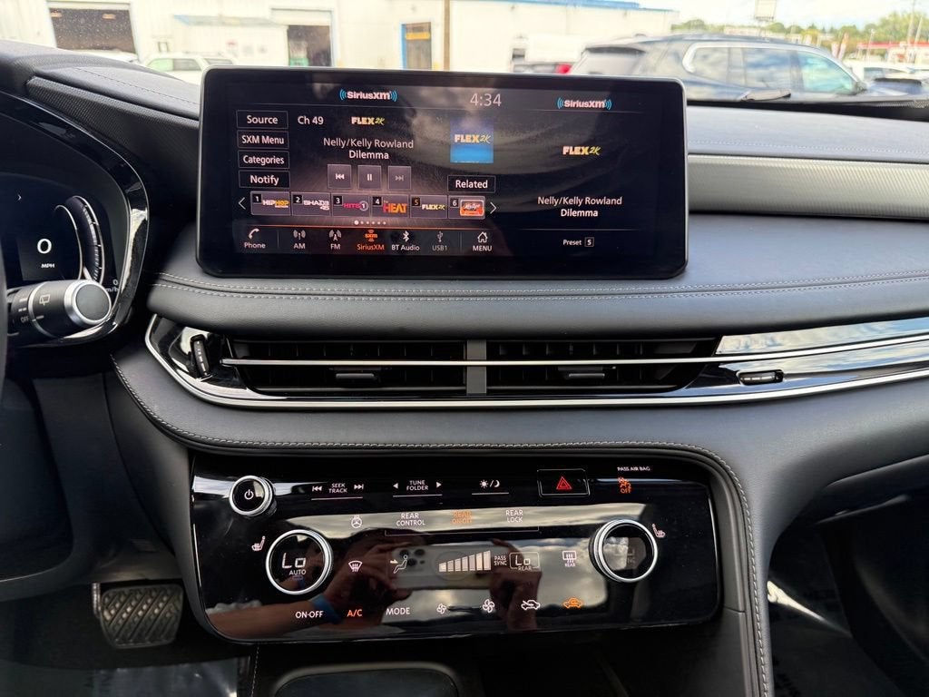 2024 INFINITI QX60 LUXE