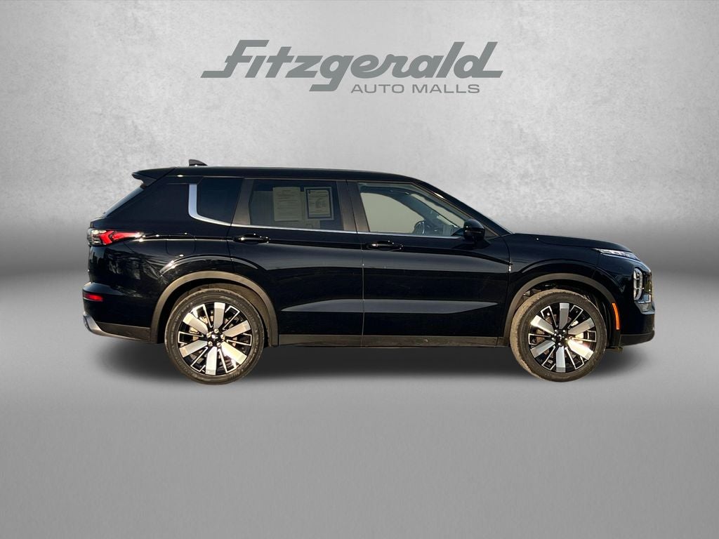2025 Mitsubishi Outlander SE