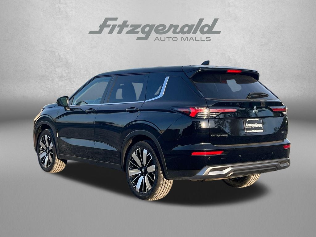2025 Mitsubishi Outlander SE